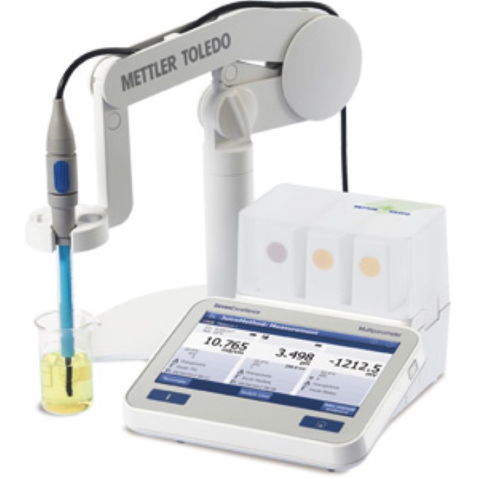 S400-BIO SevenExcellence™ pH/Mv Versione kit per biotecnologie (S400-Basic, con kit di elettrodo InLab® Routine Pro-ISM + cavo, guida alla misurazione del pH e bustine di taratura)