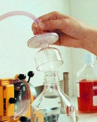 Sistemi filtranti imbuti per membrane filtranti